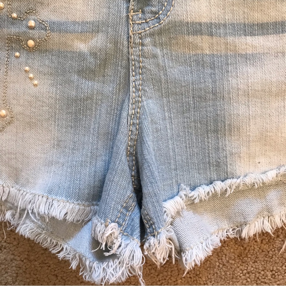 Jolt Distressed Denim Shorts Size 9 Light Blue Pearl Detail Embroidered Cross - Picture 14 of 14